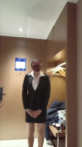 酒店肉丝高跟熟女值班经理不穿内裤来我房间处理投诉